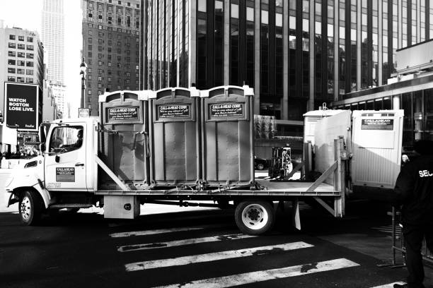 Best Porta potty delivery and setup  in Bridgeport, IL
